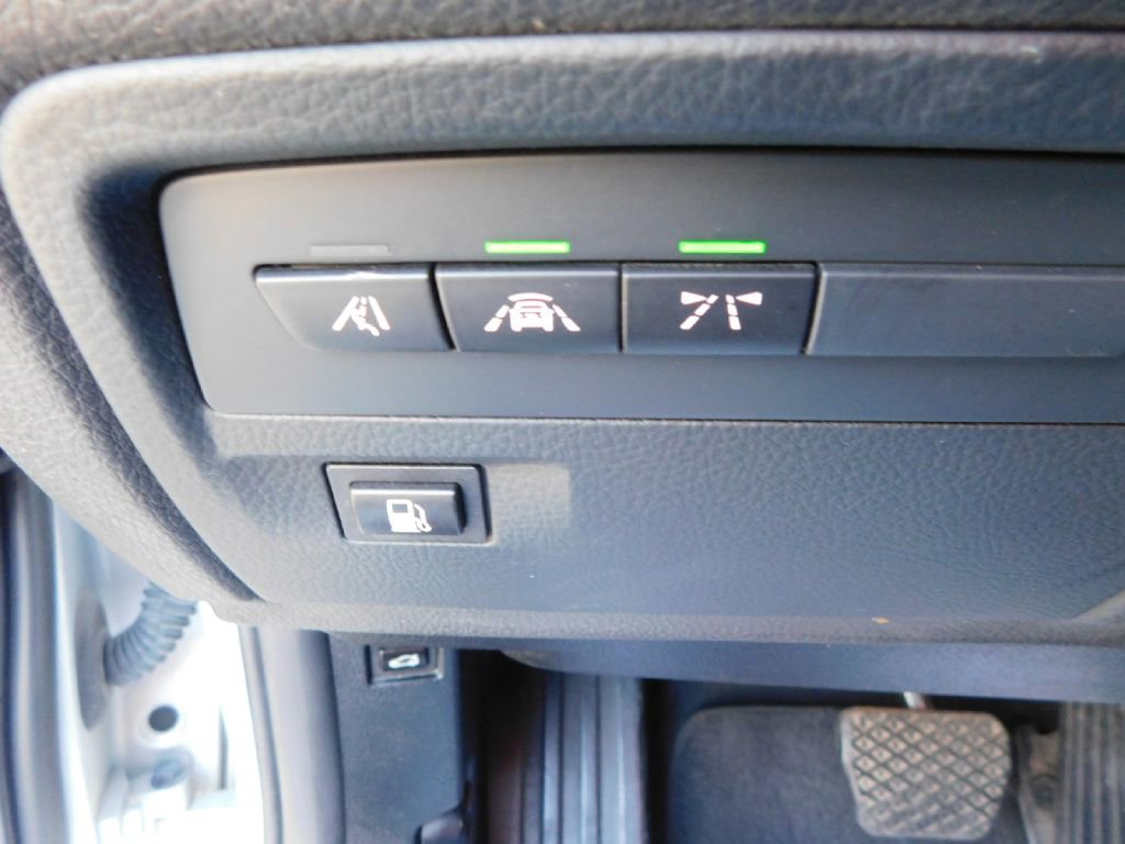 Used 2017 BMW 330e RWD image 27