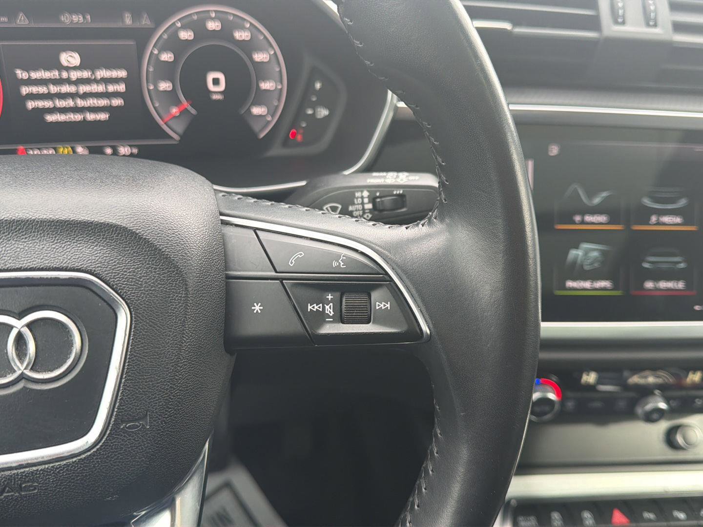 Used 2020 Audi Q3 2.0T Prestige w/ Prestige Package image 23