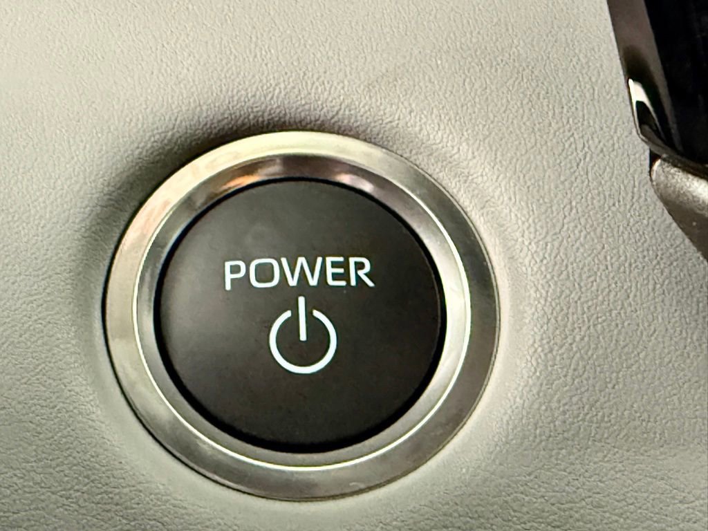 Used 2026 Toyota Highlander Limited image 30