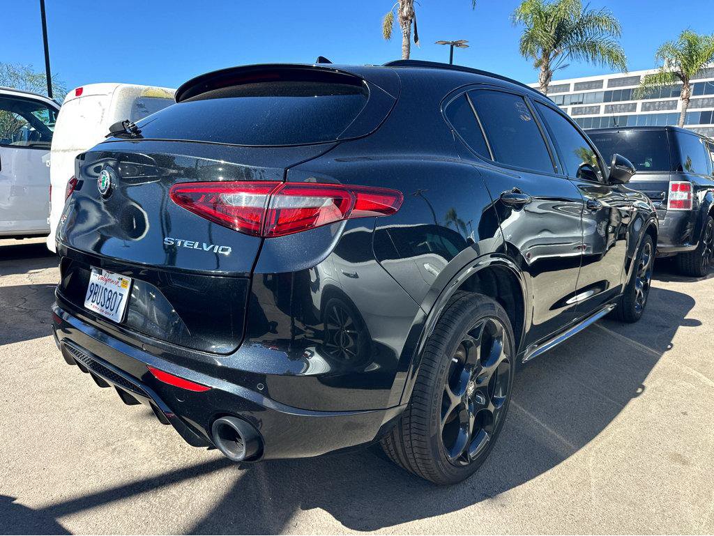 Used 2022 Alfa Romeo Stelvio Veloce AWD/4WD image 6