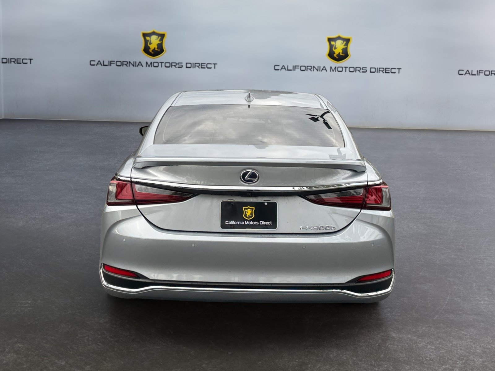Used 2022 Lexus ES 300h w/ Premium Package FWD image 4