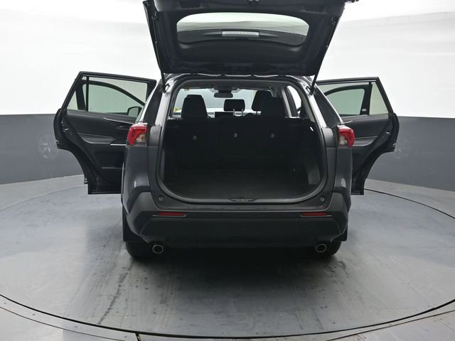 Used 2023 Toyota RAV4 LE AWD/4WD image 45