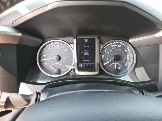 Used 2018 Toyota Tacoma SR5 AWD/4WD image 12