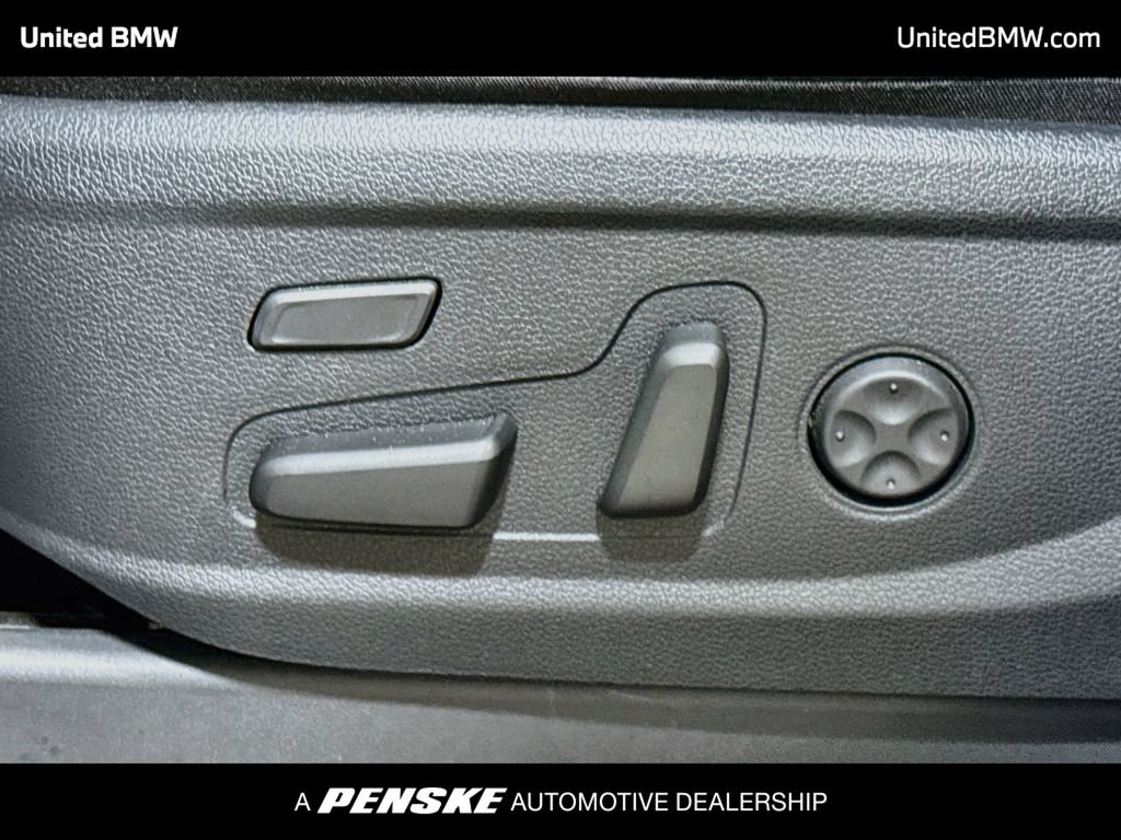 Used 2022 Hyundai Palisade Limited FWD image 11