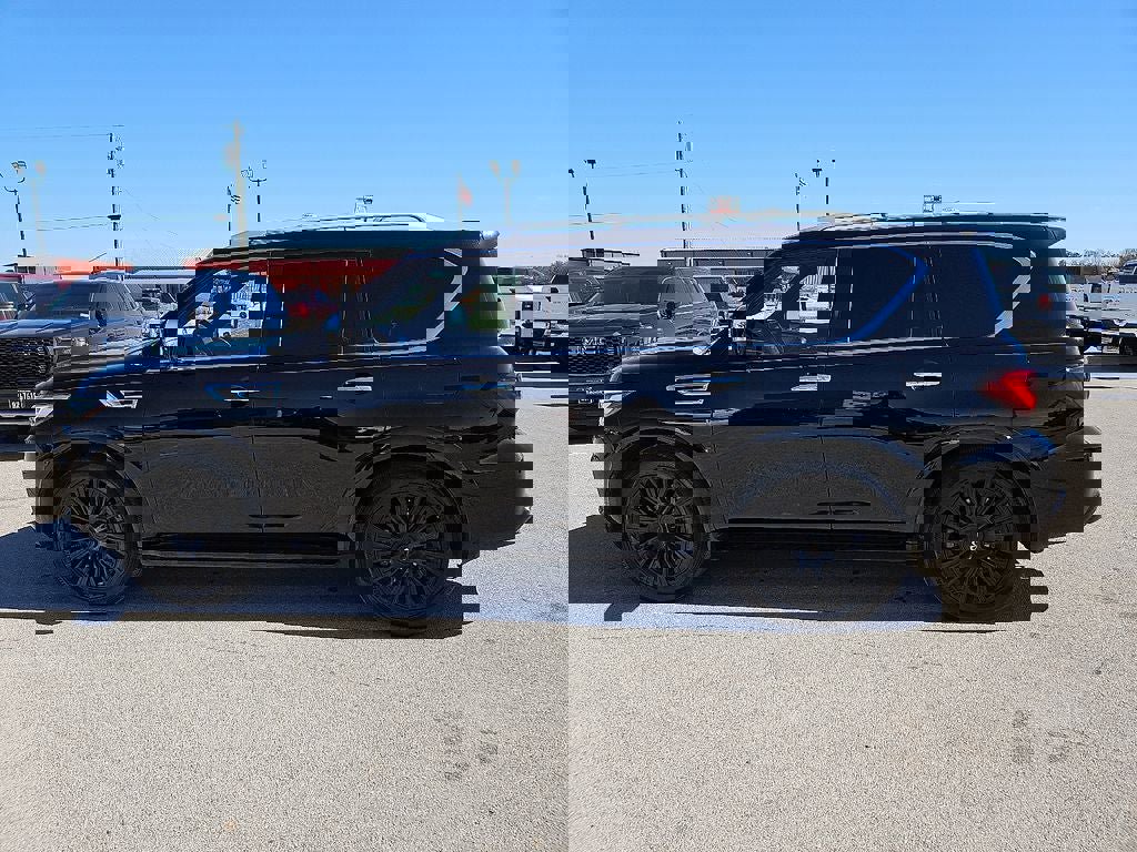 Used 2021 INFINITI QX80 Sensory w/ Cargo Package image 3