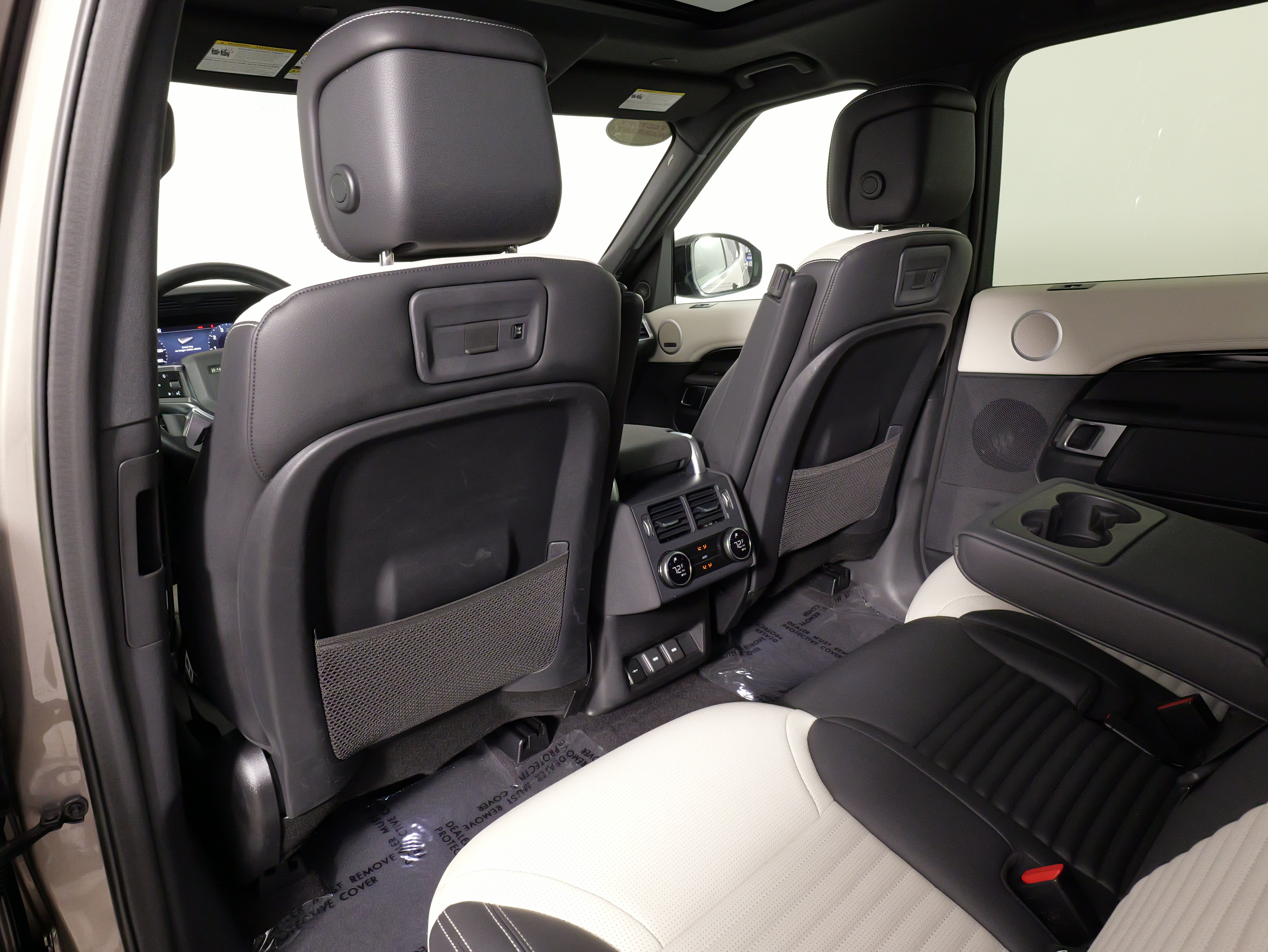 Used 2023 Land Rover Discovery S R-Dynamic AWD/4WD image 37