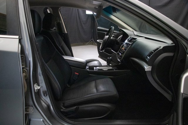 Used 2018 Nissan Altima 2.5 SV image 16