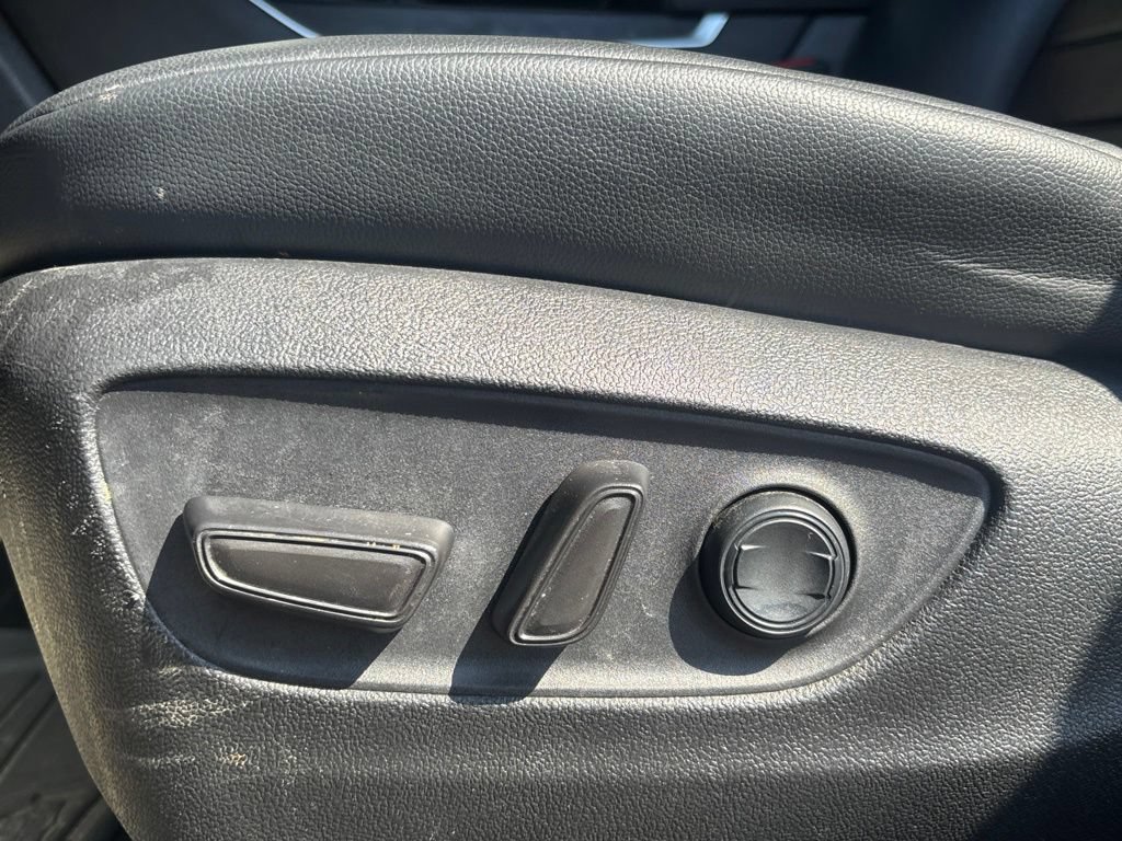 Used 2022 Toyota Highlander XLE AWD/4WD image 10