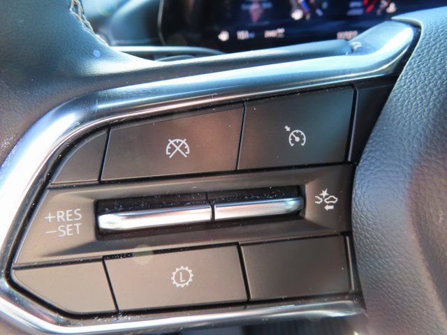 Used 2025 Chevrolet Traverse LT AWD/4WD image 16