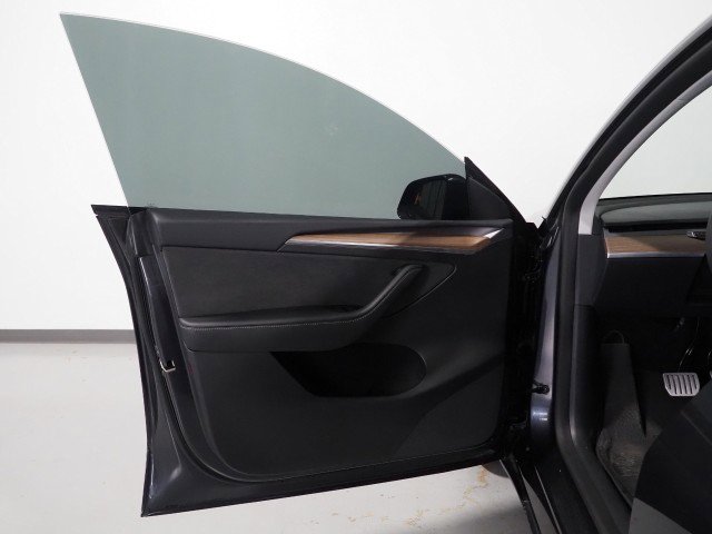 Used 2024 Tesla Model Y Performance image 49