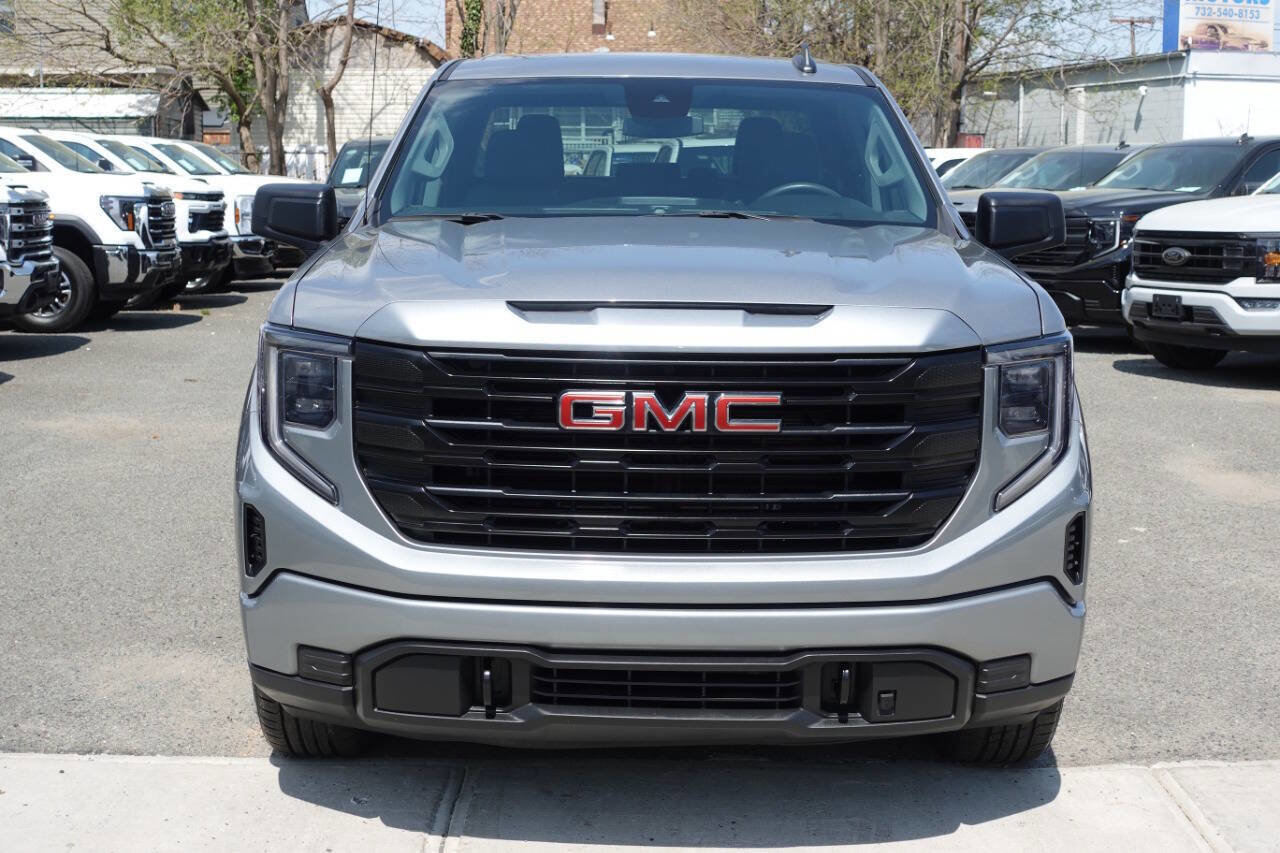 Used 2023 GMC Sierra 1500 Pro w/ Graphite Edition AWD/4WD image 5