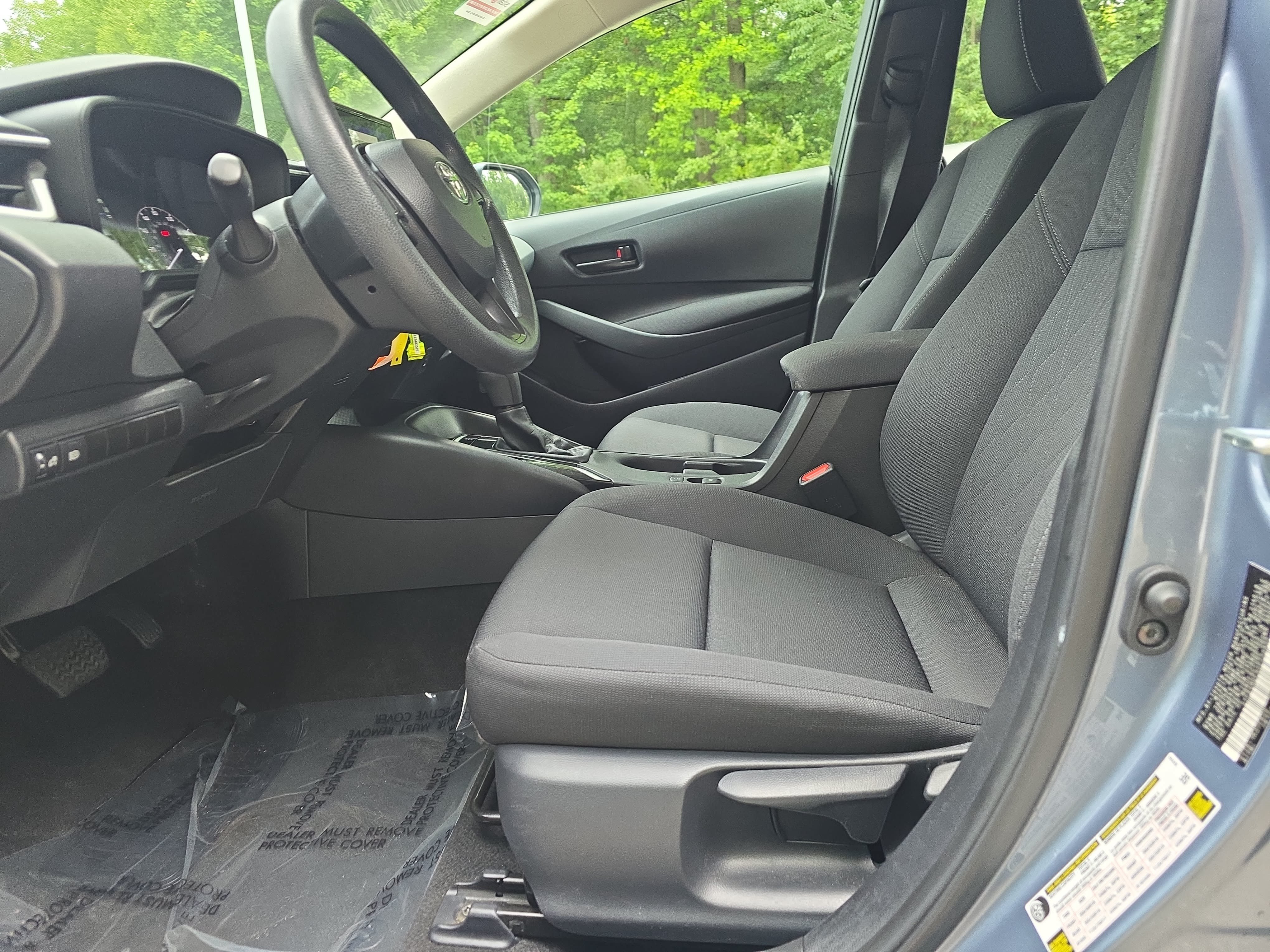 Used 2025 Toyota Corolla LE FWD image 14