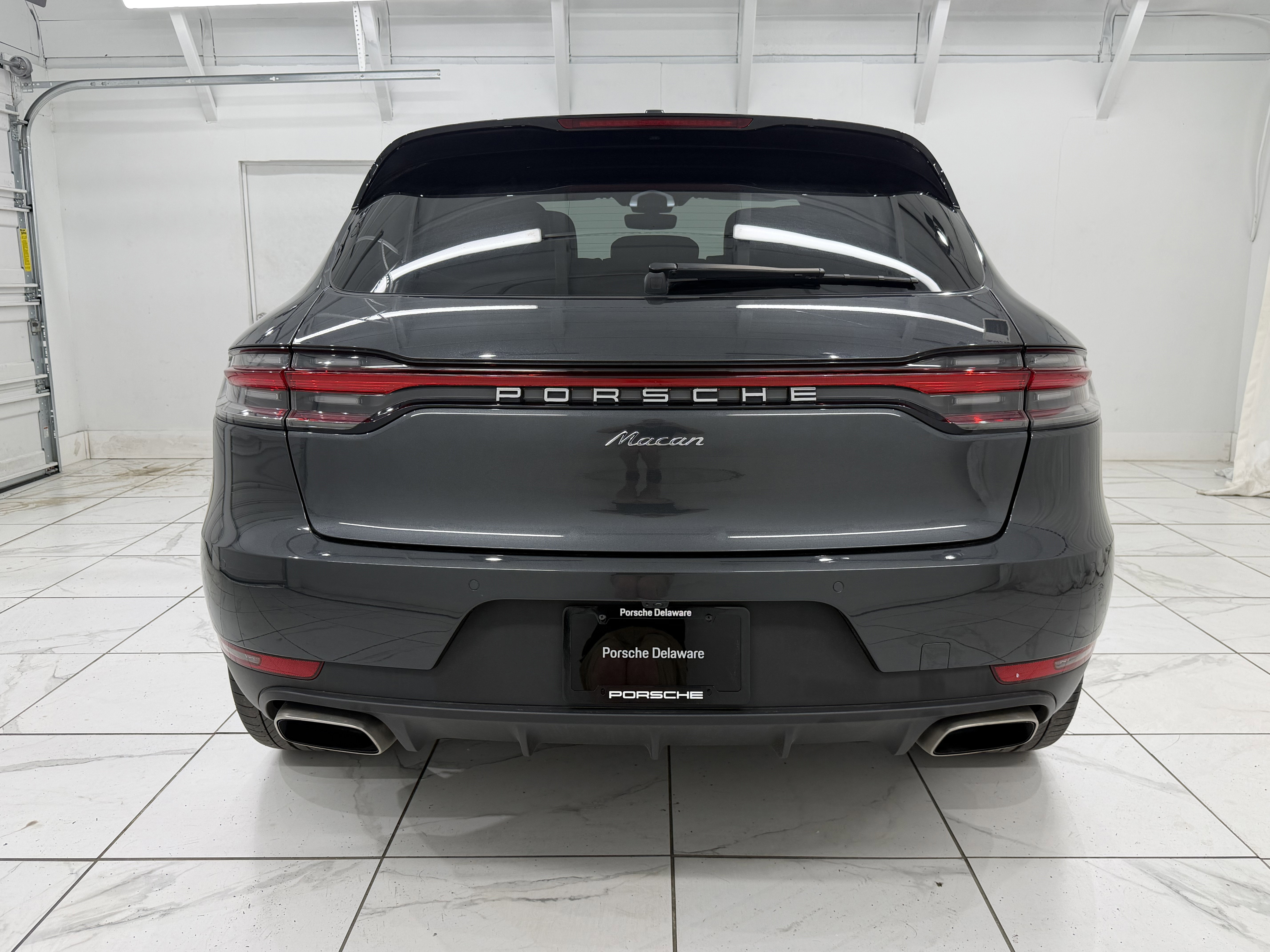 Certified 2021 Porsche Macan AWD/4WD image 13
