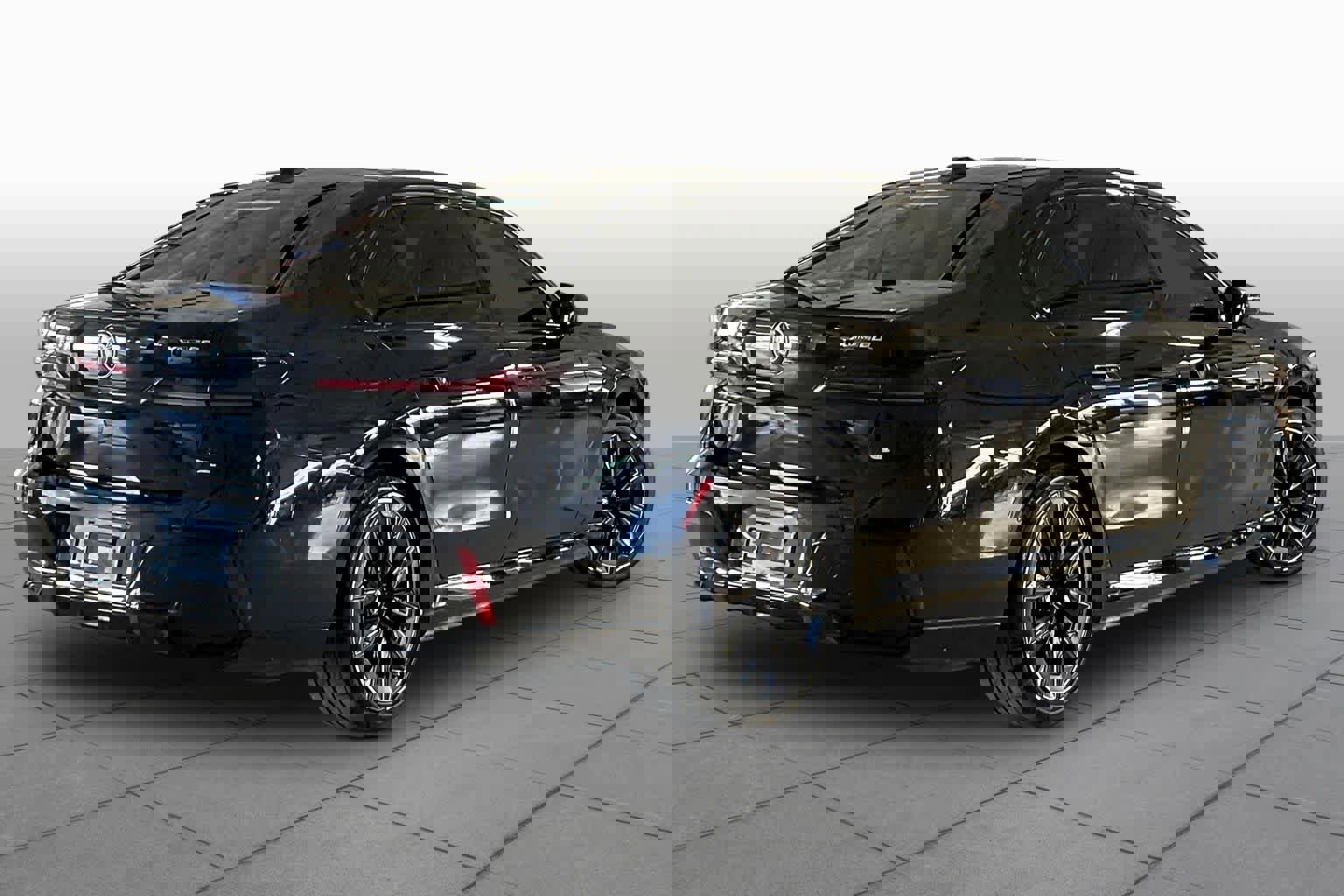 Used 2023 BMW i7 xDrive60 w/ Executive Package 2 image 12