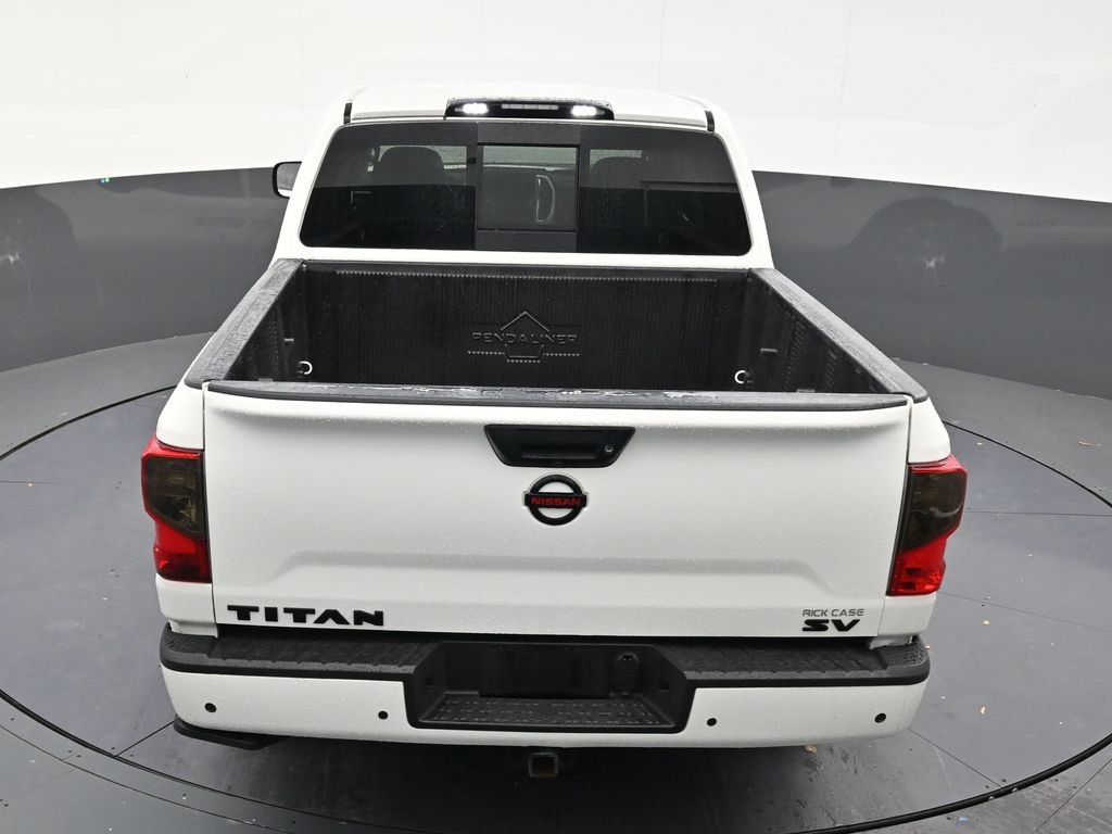 Used 2021 Nissan Titan SV w/ SV Convenience Package RWD image 14