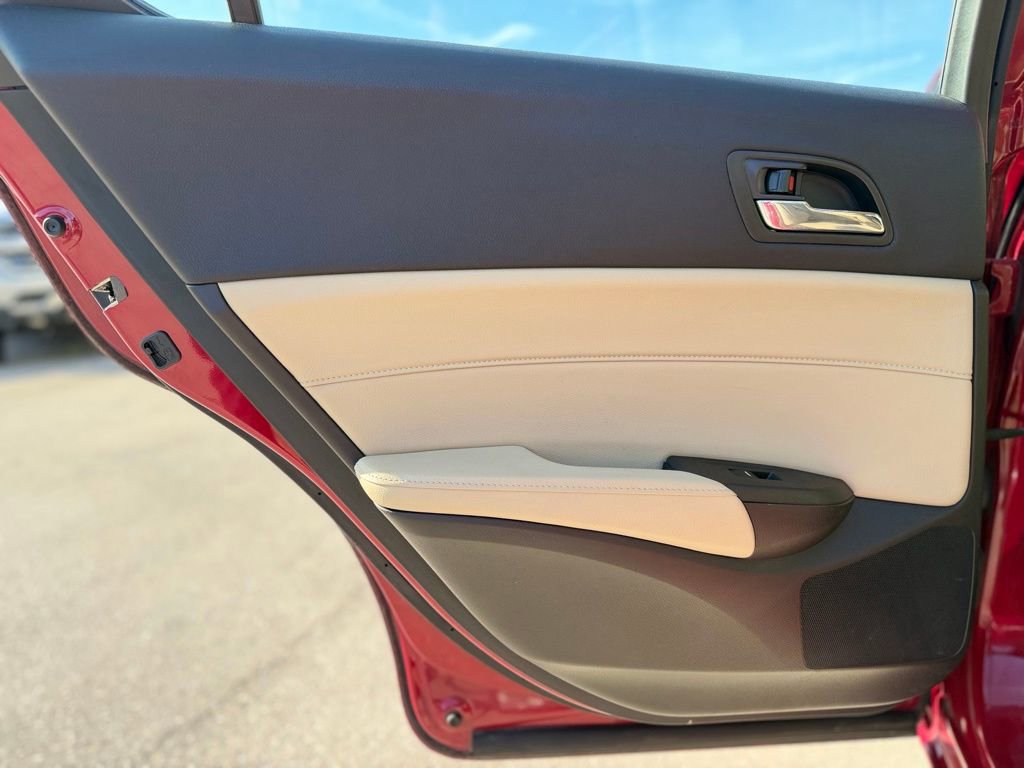 Used 2018 Acura ILX FWD image 16