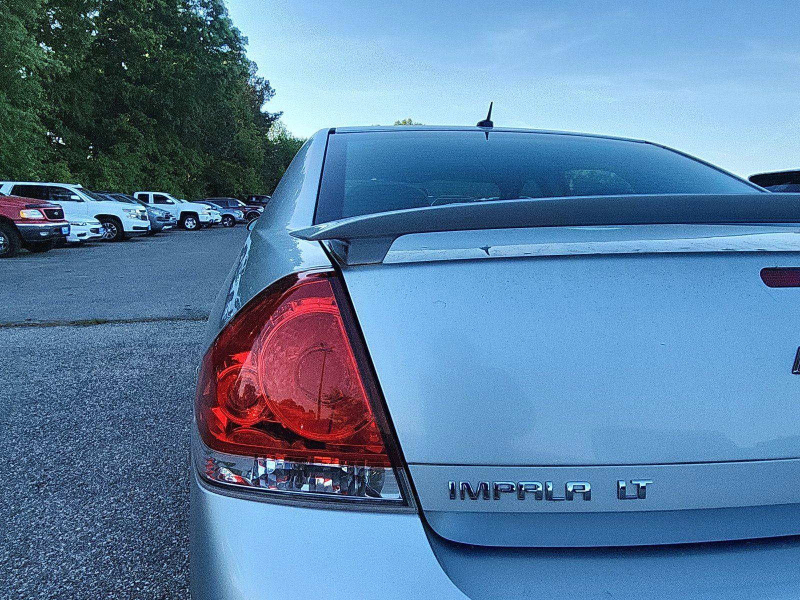 Used 2013 Chevrolet Impala LT w/ LT Sunroof Package FWD image 10