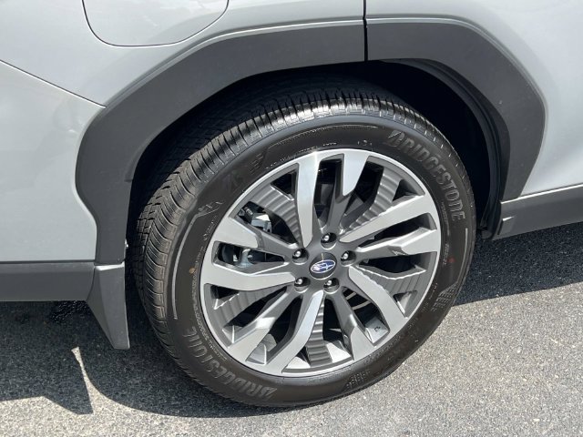 Used 2025 Subaru Forester Touring w/ Popular Package - Touring AWD/4WD image 5