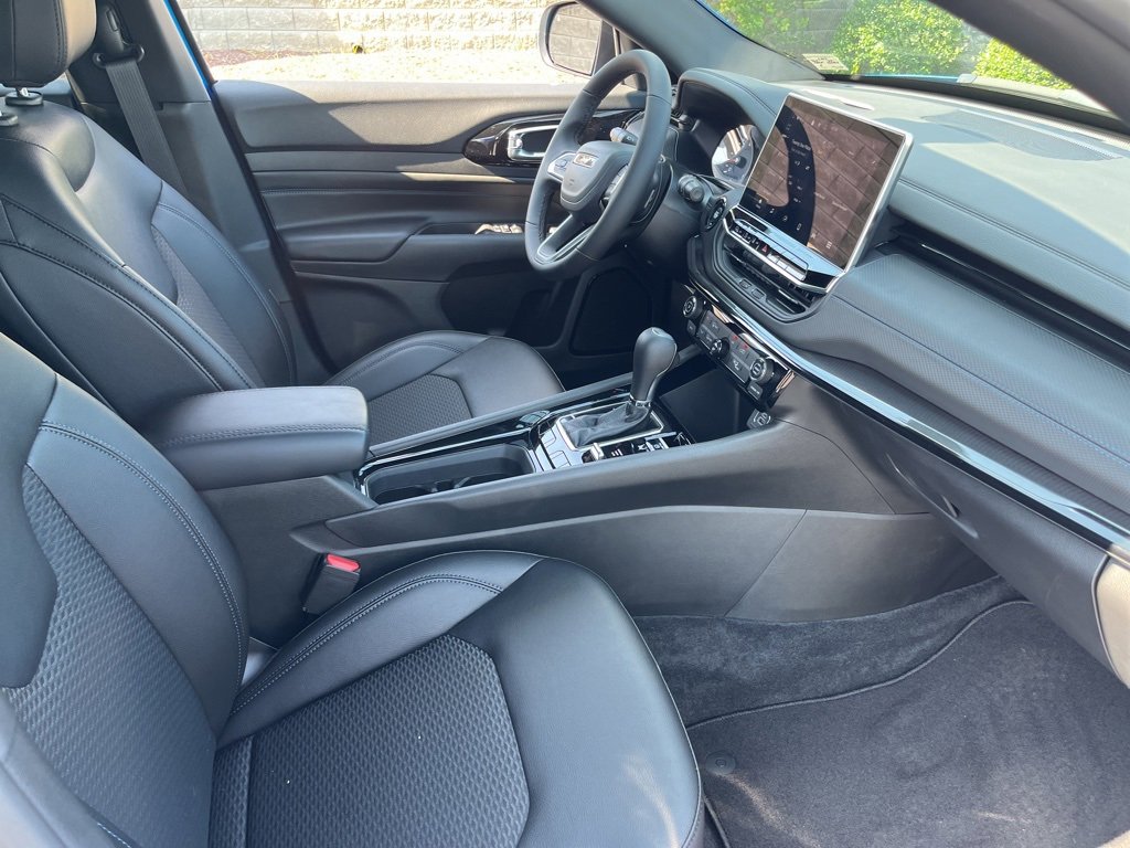 New 2025 Jeep Compass Latitude w/ Altitude Special Edition image 13