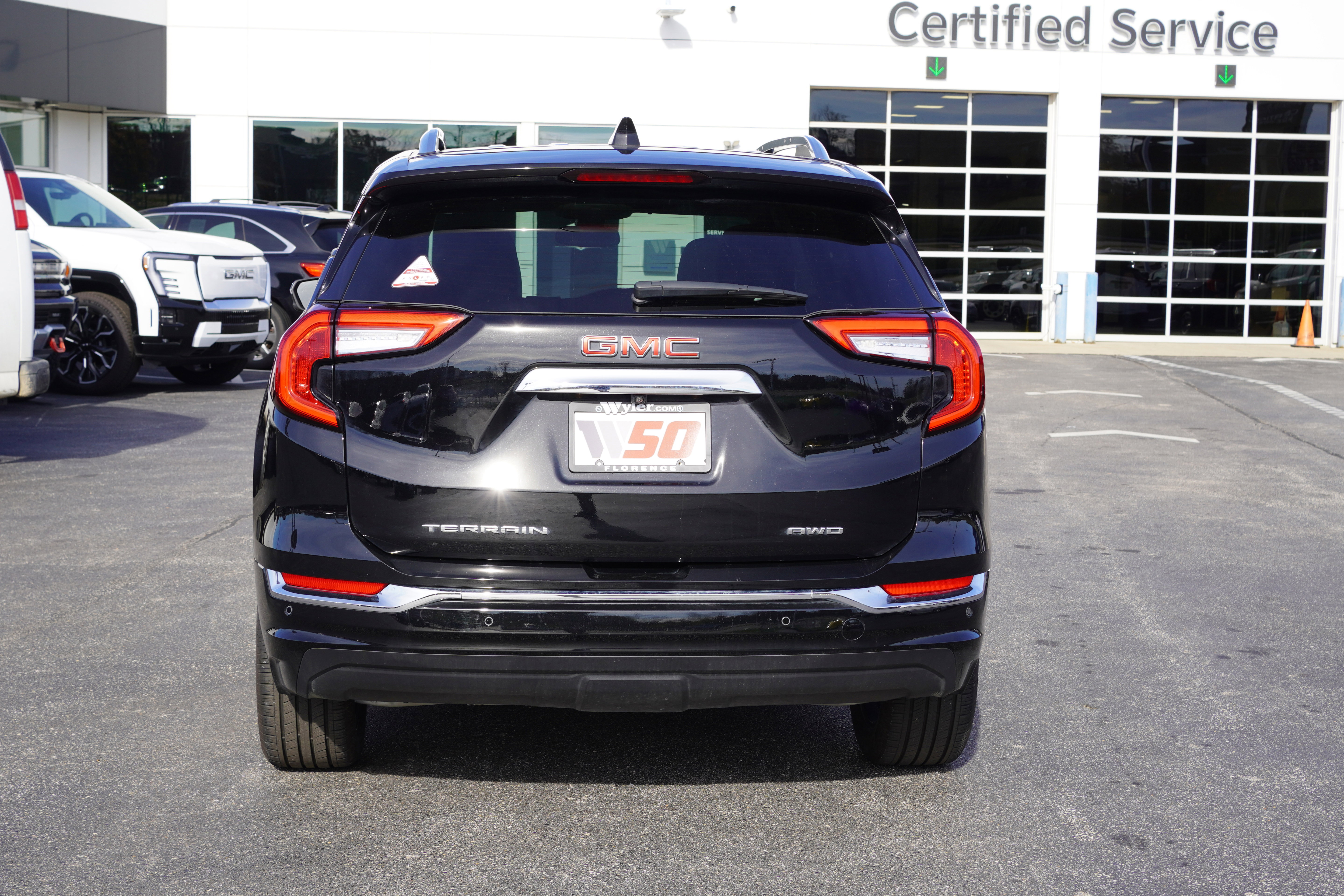 Used 2024 GMC Terrain Denali w/ Denali Premium Package image 7