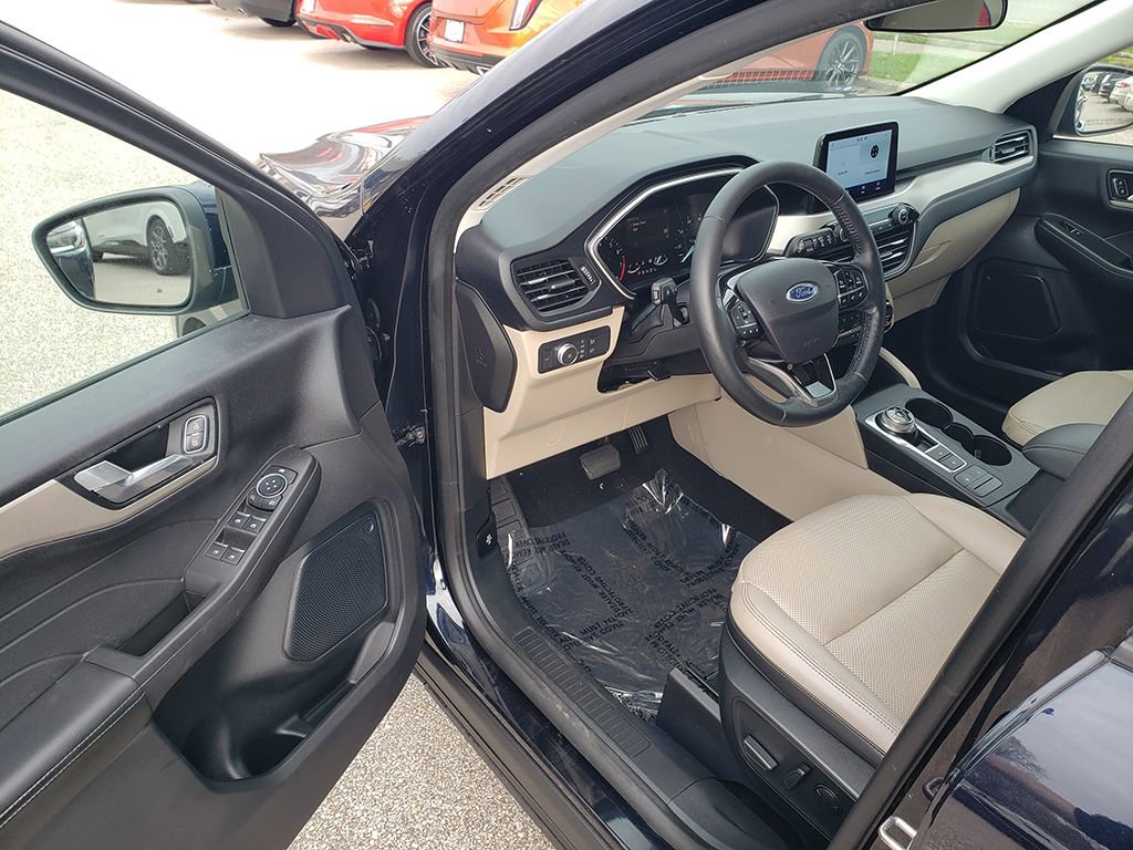 Certified 2021 Ford Escape SEL image 9