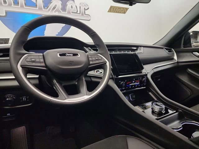 New 2025 Jeep Grand Cherokee L Altitude image 18