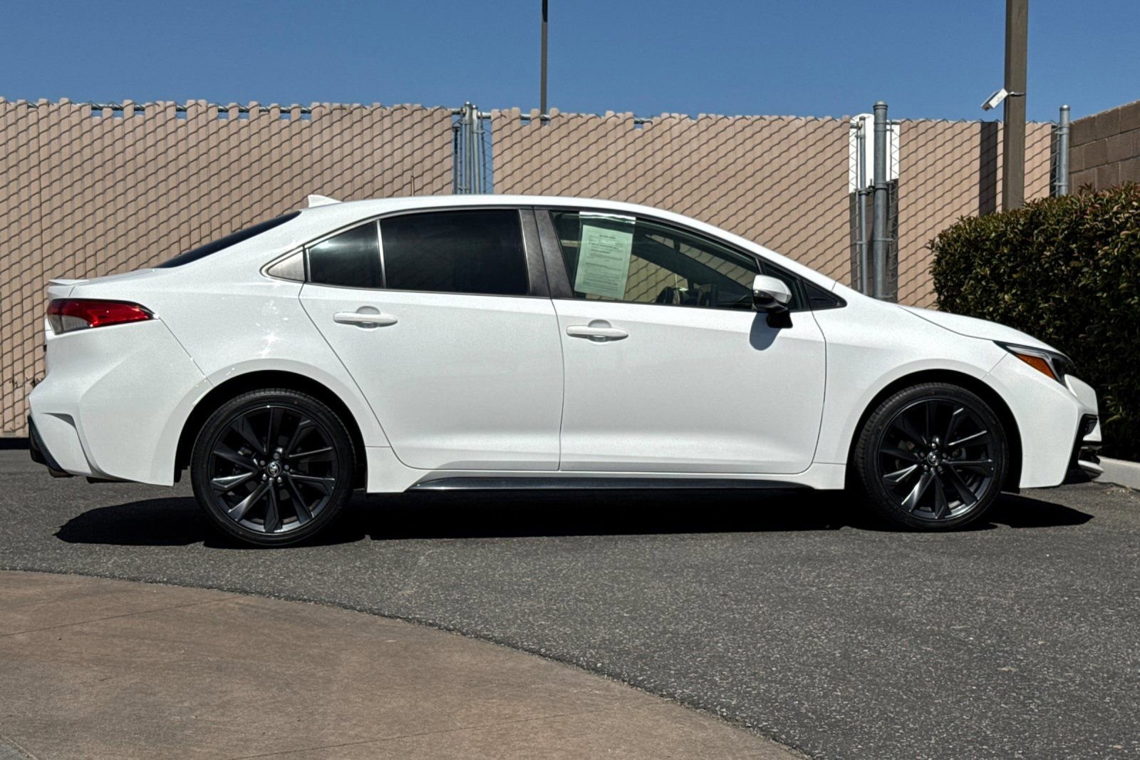 Used 2023 Toyota Corolla SE w/ SE Premium Package FWD image 3