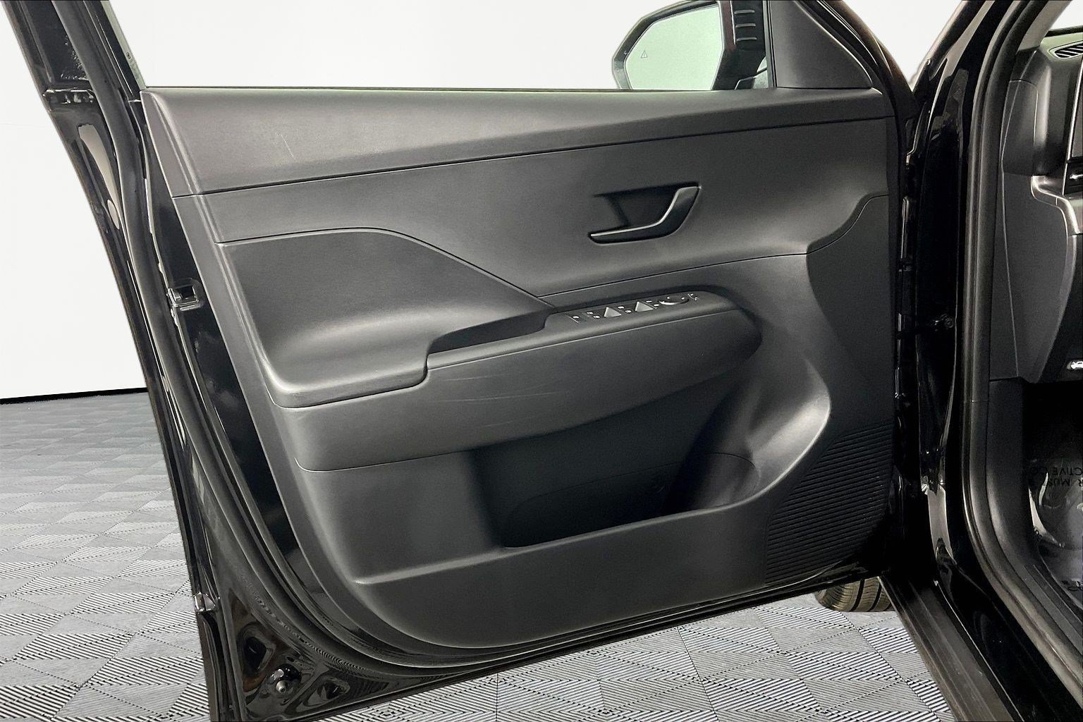 Used 2026 Hyundai Kona SE FWD image 19