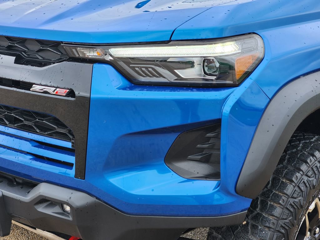 Used 2024 Chevrolet Colorado ZR2 w/ Safety Package AWD/4WD image 9