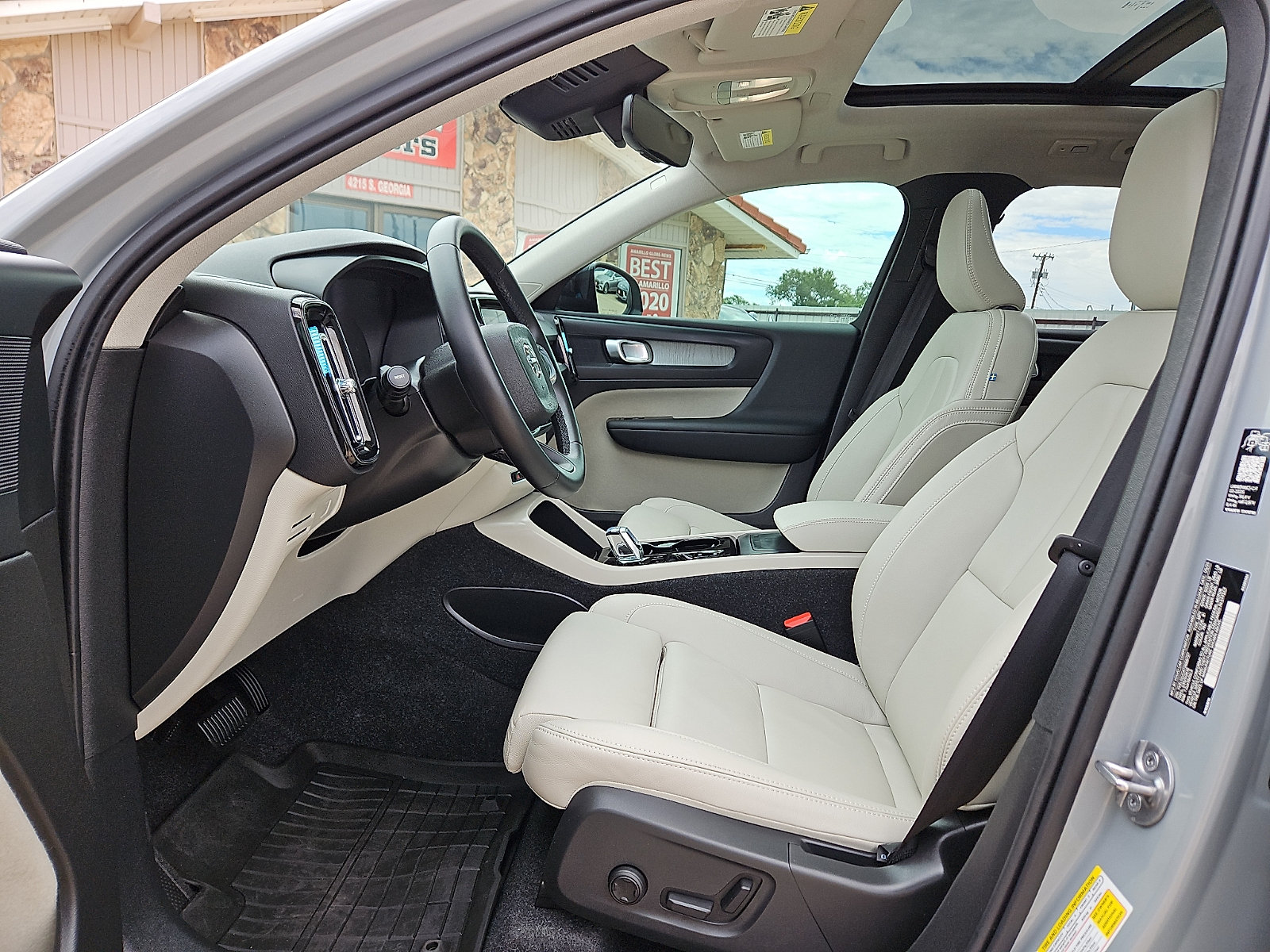 Used 2026 Volvo XC40 B5 Plus w/ Protection Package Premier AWD/4WD image 12
