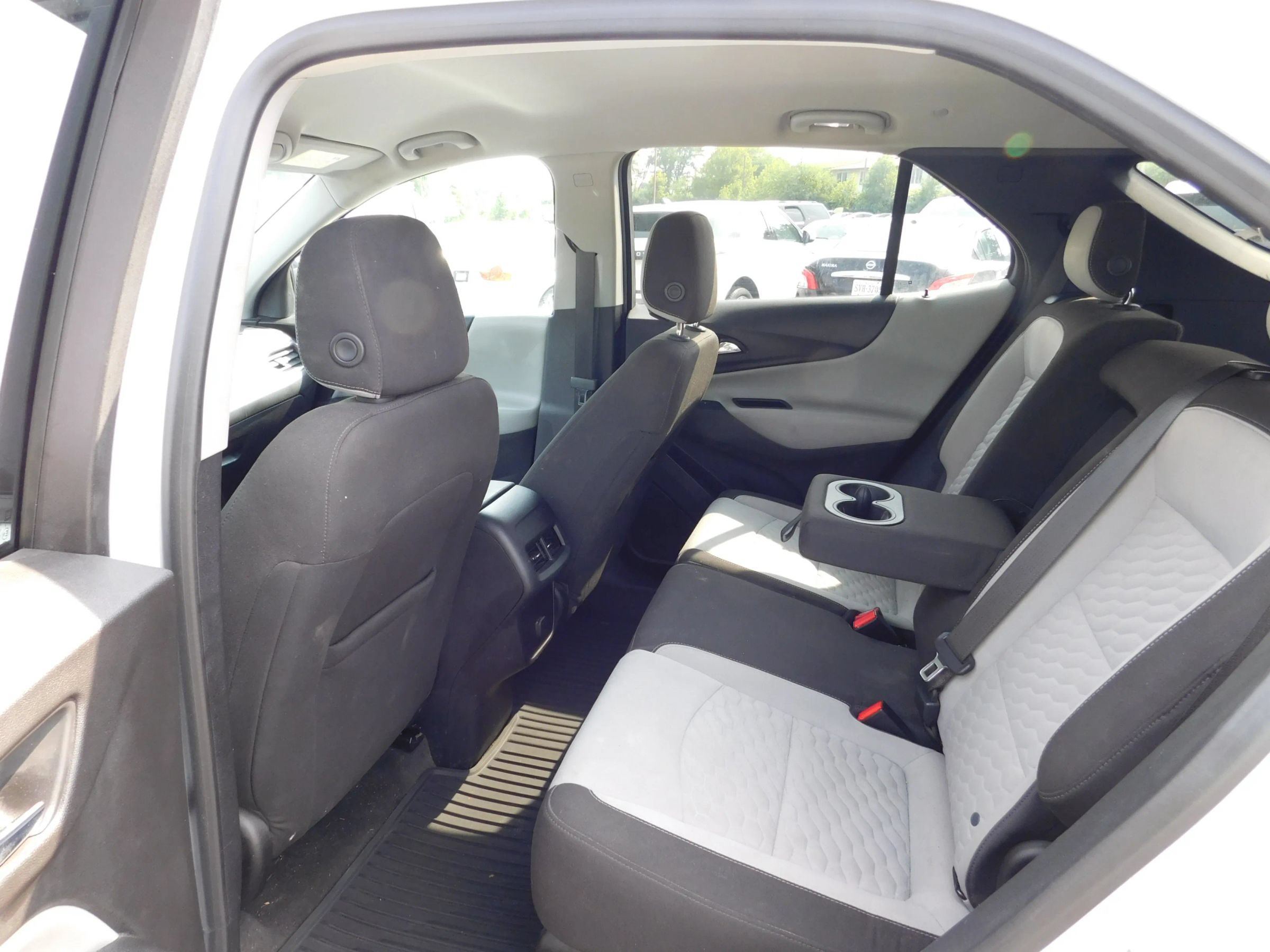 Used 2018 Chevrolet Equinox LS AWD/4WD image 12