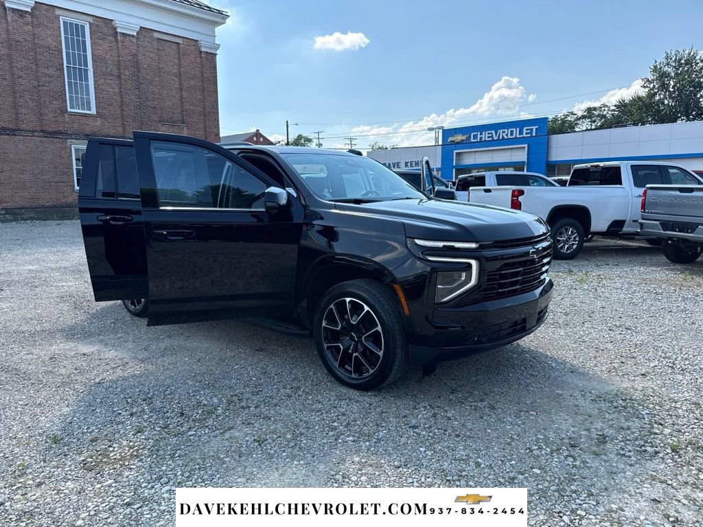 Used 2025 Chevrolet Suburban RST w/ Comfort Package AWD/4WD image 35