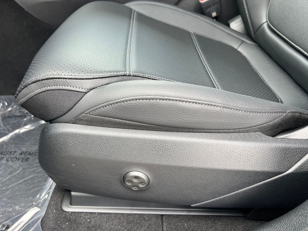 New 2025 Mercedes-Benz GLC 350e 4MATIC image 10