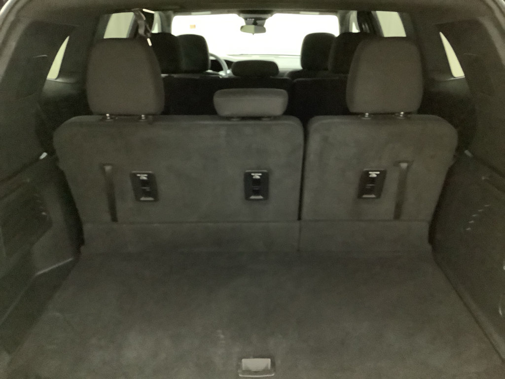 Used 2025 GMC Acadia Elevation FWD image 7