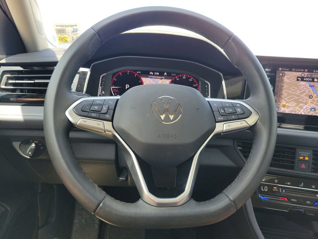 Used 2025 Volkswagen Jetta SEL FWD image 17
