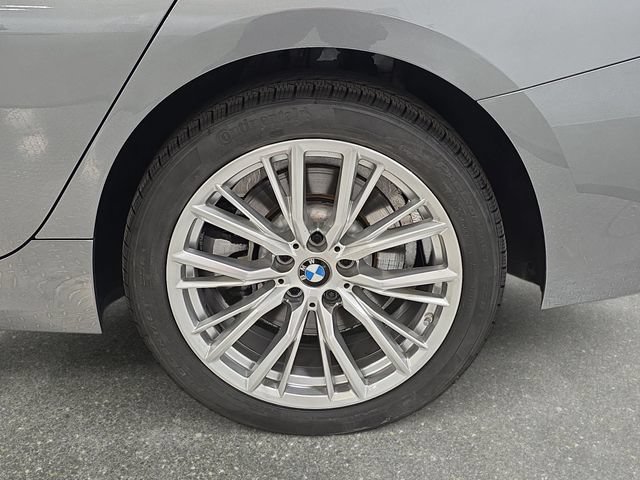 Used 2023 BMW 330i xDrive Sedan w/ Premium Package AWD/4WD image 28