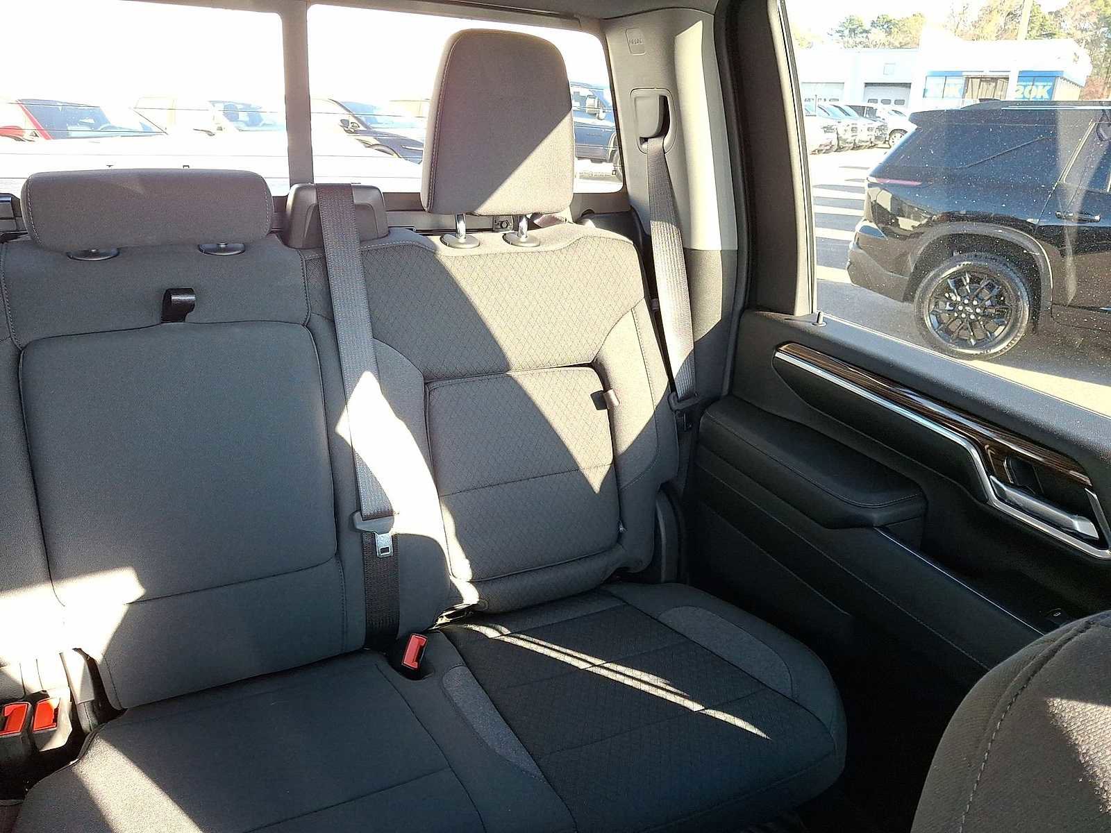 Used 2025 Chevrolet Silverado 2500 LT w/ Convenience Package image 15