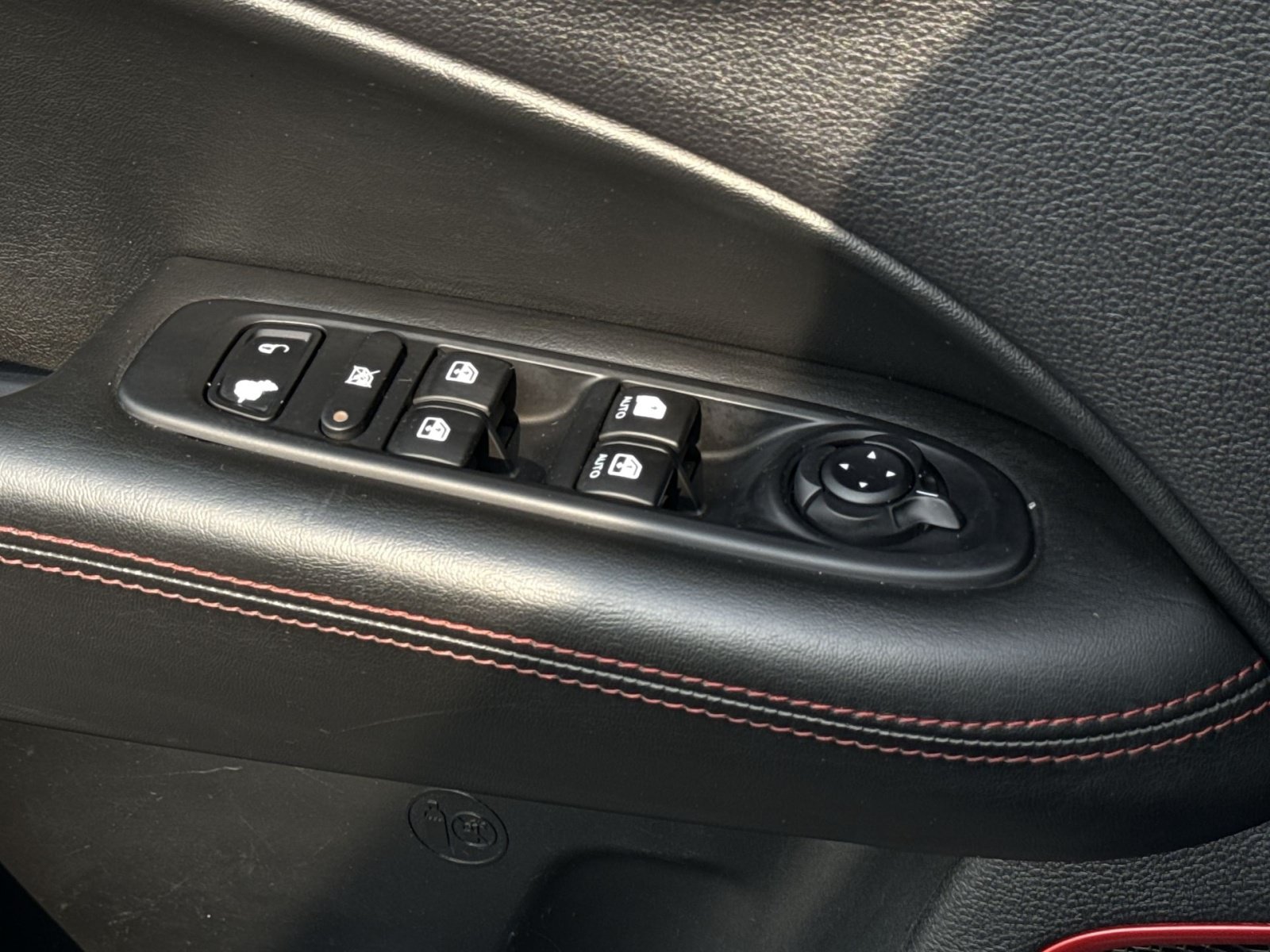 Used 2018 Jeep Compass Trailhawk w/ Safe & Security Group AWD/4WD image 13