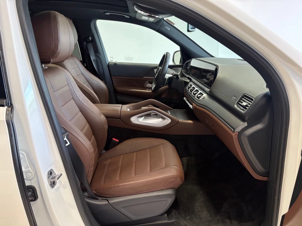Used 2024 Mercedes-Benz GLS 450 4MATIC image 28
