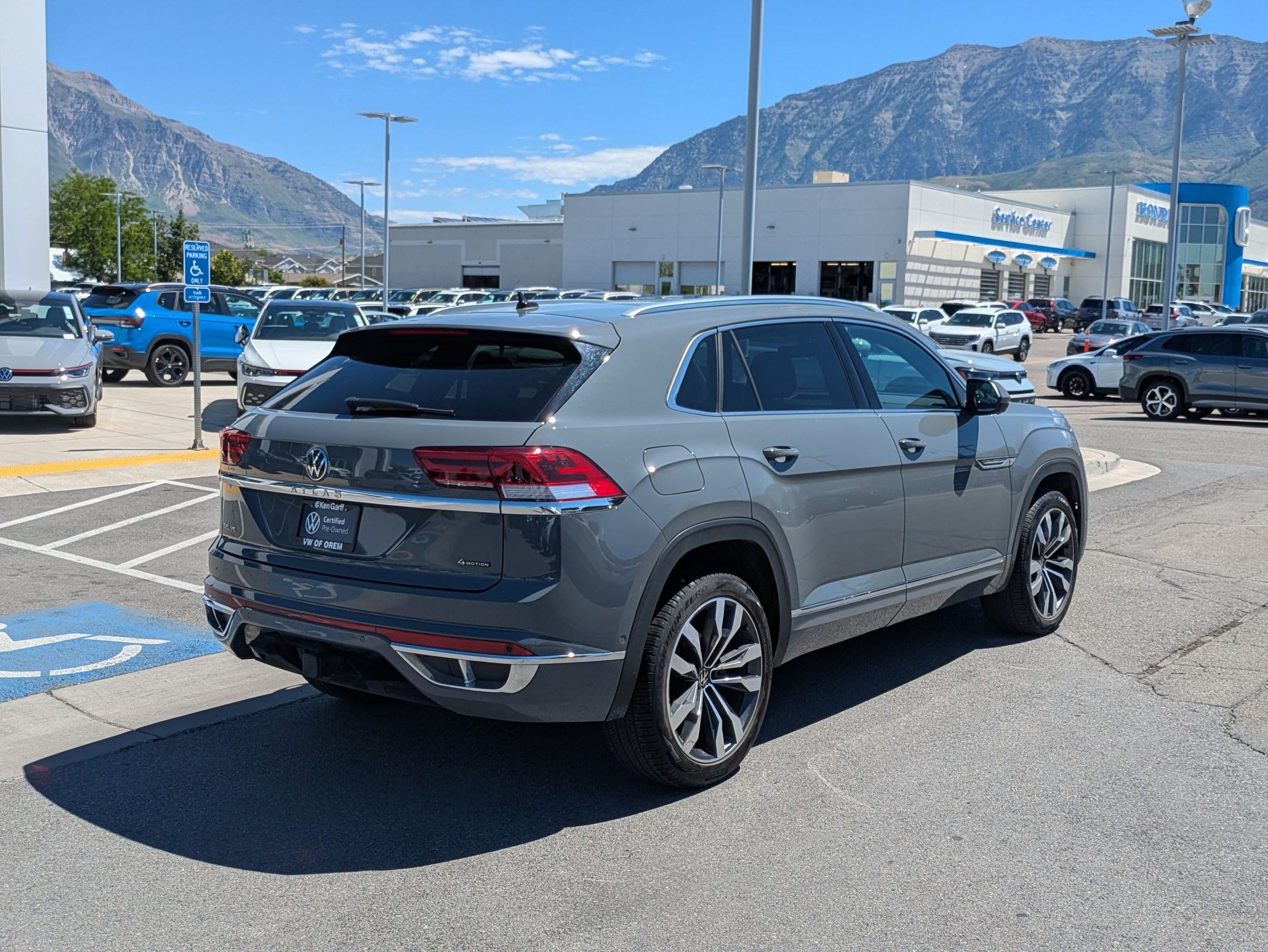 Used 2023 Volkswagen Atlas Cross Sport SEL Premium R-Line AWD/4WD image 3