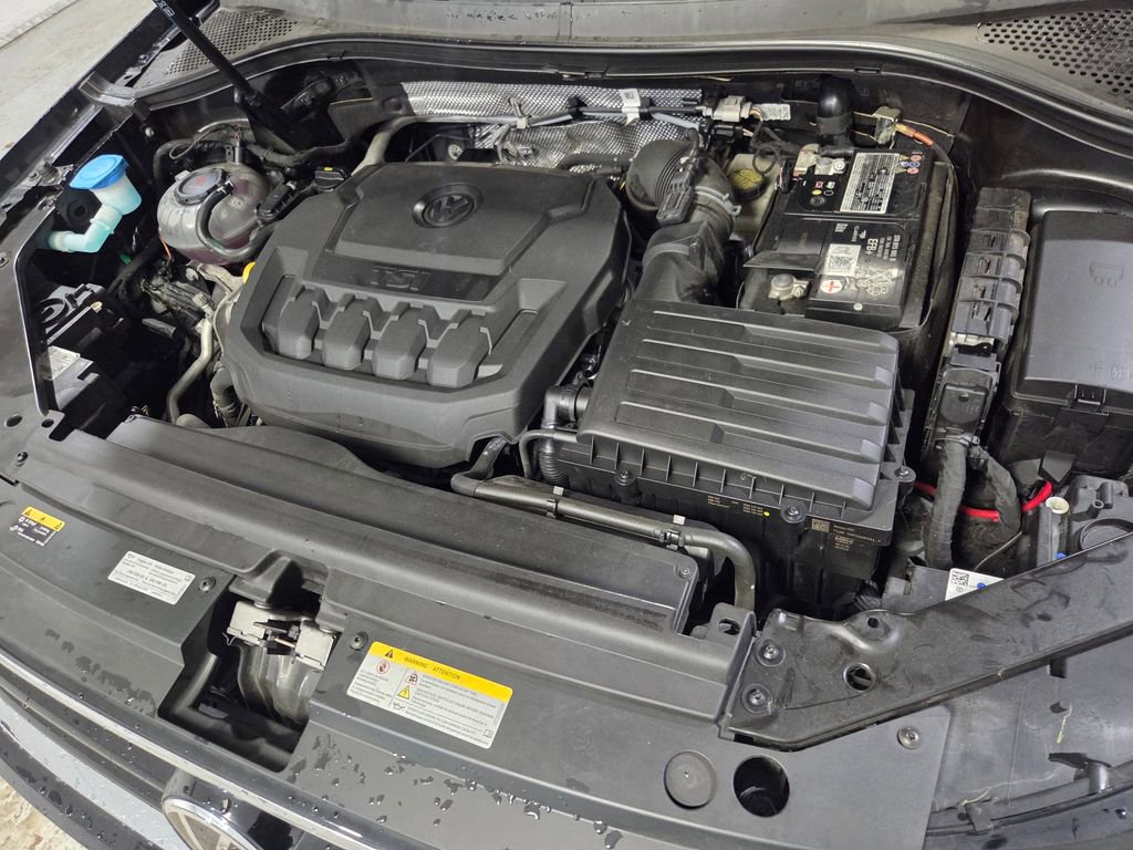 Used 2023 Volkswagen Tiguan SE R-Line image 24