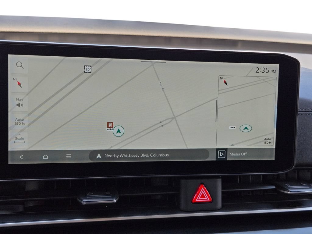 Certified 2025 Kia Carnival FWD image 33