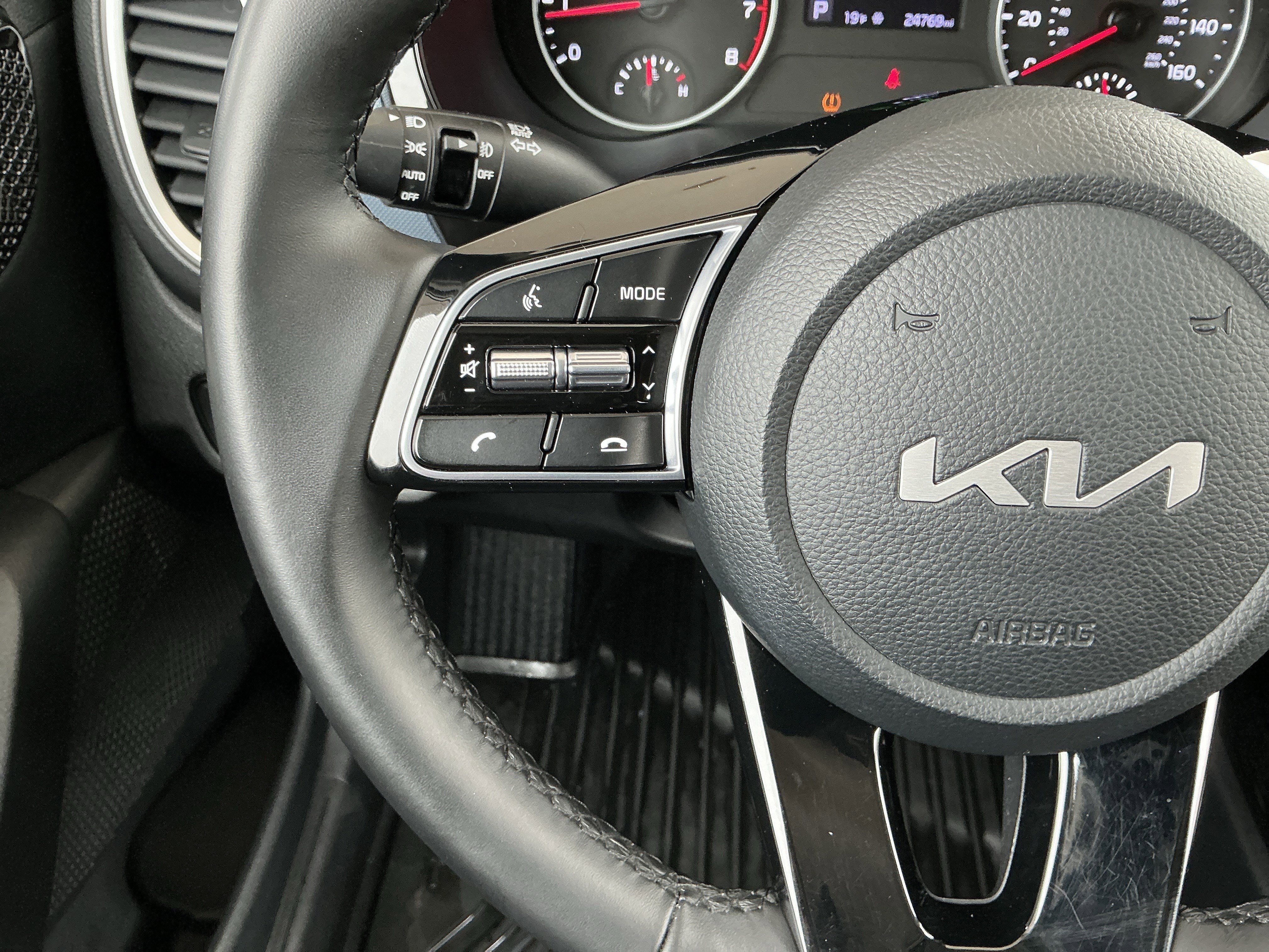 Used 2023 Kia Seltos S w/ Navigation Package image 12