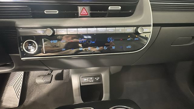 Certified 2025 Hyundai Ioniq 5 SEL AWD/4WD image 22