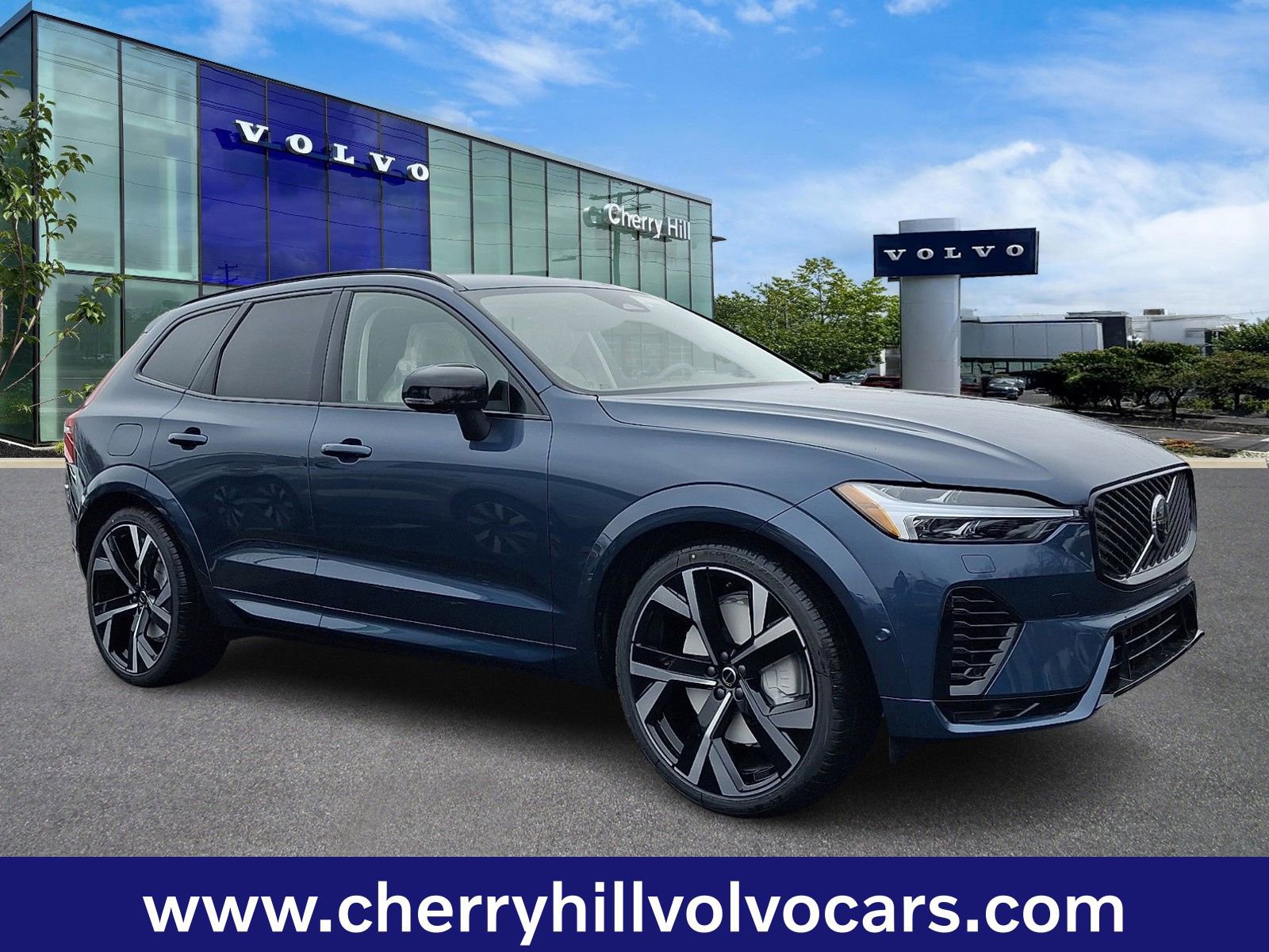 New 2026 Volvo XC60 T8 Ultra w/ Protection Package Premier image 1