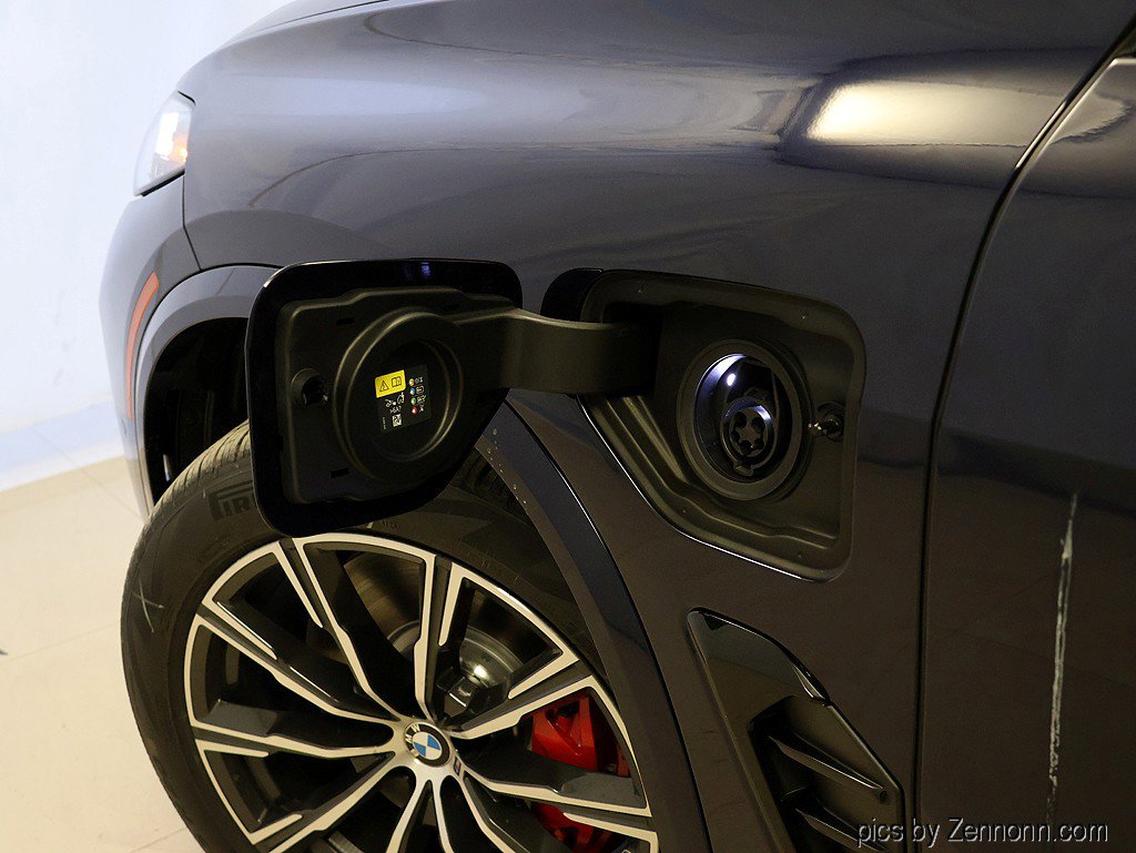 Used 2026 BMW X5 xDrive50e w/ M Sport Package image 10