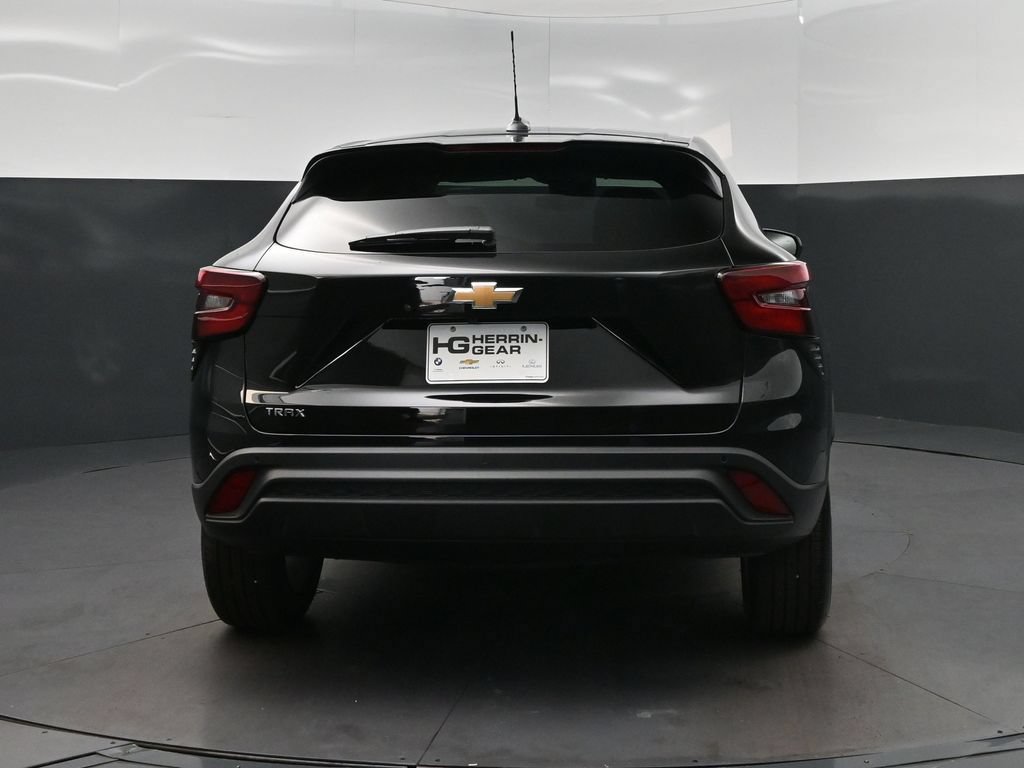 New 2026 Chevrolet Trax LS w/ LS Convenience Package FWD image 6