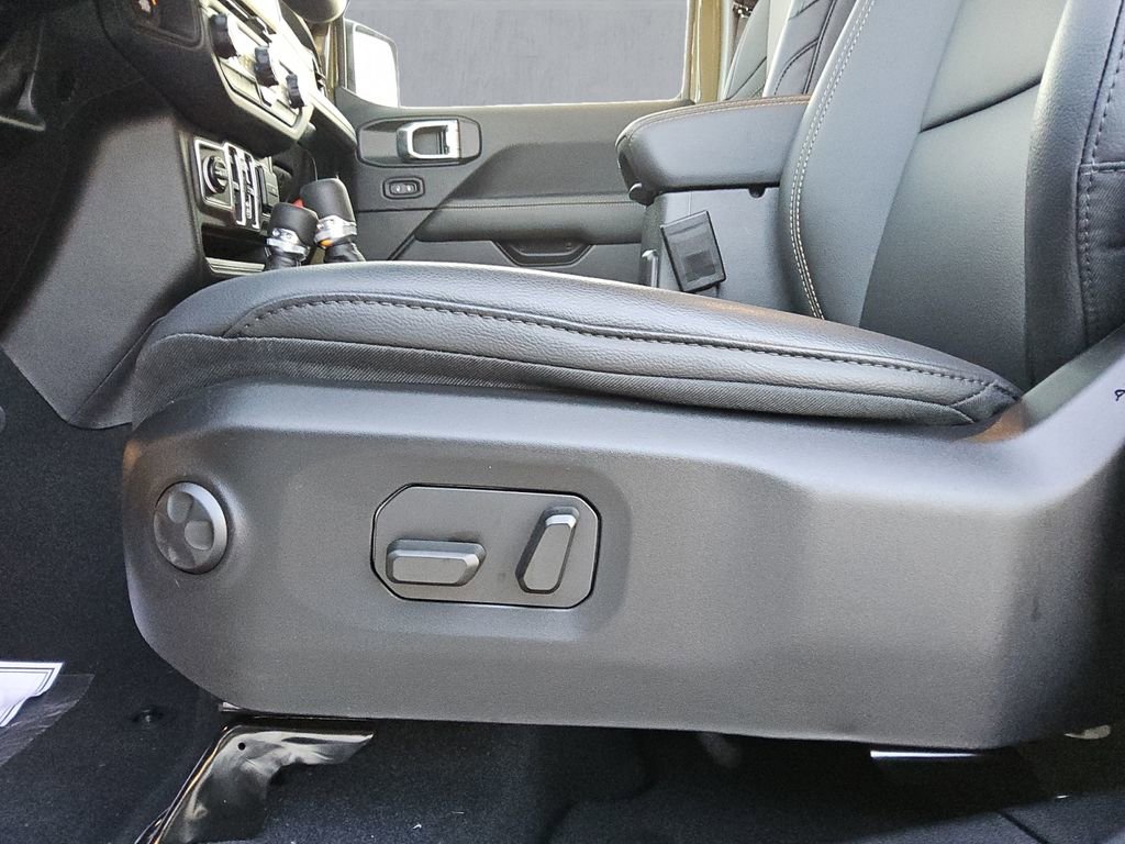 New 2026 Jeep Gladiator Sport image 16