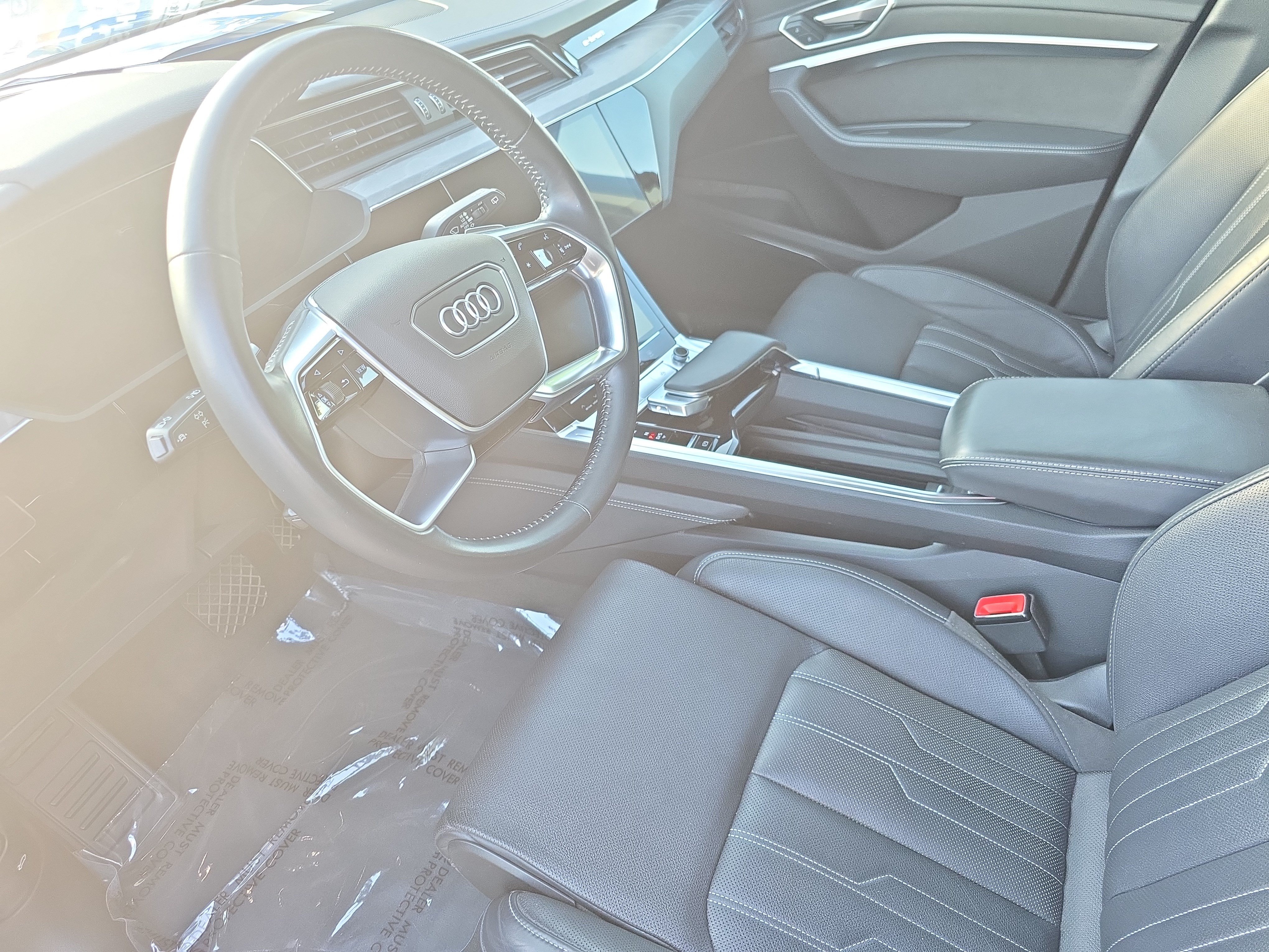Used 2021 Audi e-tron Prestige w/ Prestige Package AWD/4WD image 16