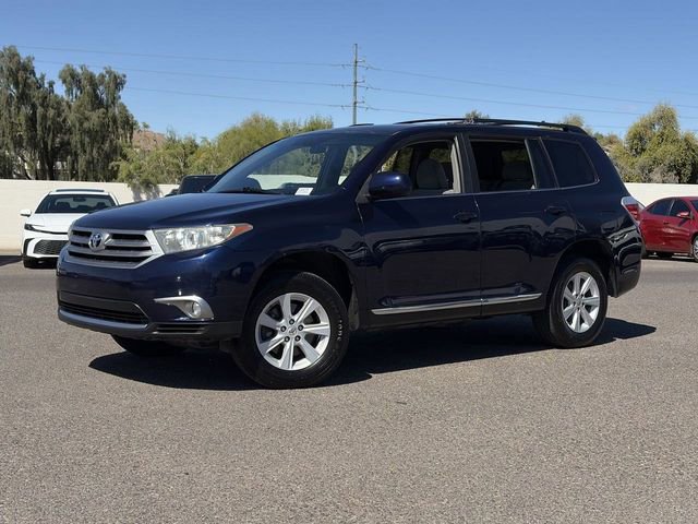 Used 2012 Toyota Highlander FWD w/ Tech Pkg image 2